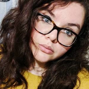 Meet your Posher, Amina